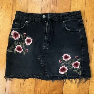 Topshop Moto Embroidered Denim Mini Skirt Size US 4